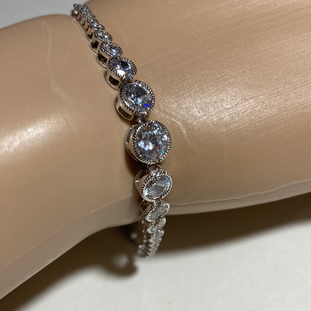 VANNA K FOR BELLA LUCE BRAND NEW DIAMOND SIMULANT BRACELET